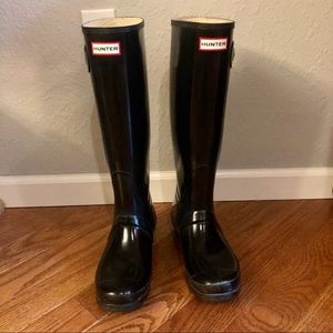 Hunter Original Tall Rain Boots + Fleece Socks